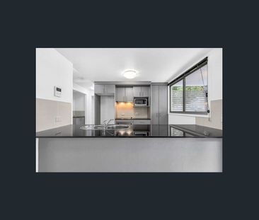 MODERN AND STYLISH APARTMENT - Photo 4