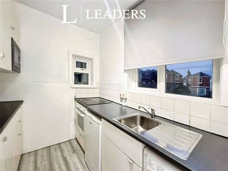 2 bedroom apartment to rent Hankinson Road, Bournemouth, BH9 - Photo 4