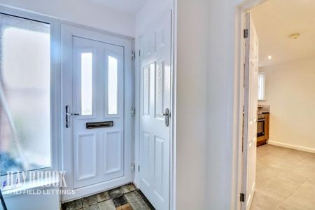 2 bedroom semi-detached house to rent - Photo 4