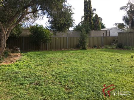 31 Lerunna Avenue, Hallett Cove SA 5158 - House For Rent | Domain - Photo 3