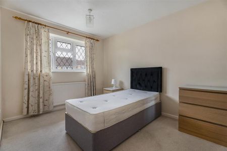 4 bedroom detached house to rent - Photo 4