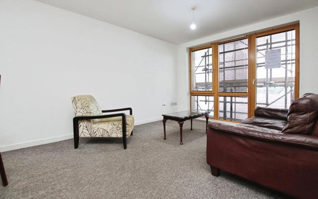 A furnished two bedroom property within walking distance of the city centre and Temple Meads. - Photo 1