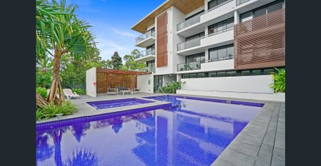 Modern Light and Airy - Photo 3