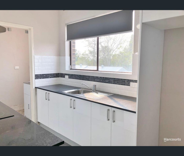 Spacious First Floor Apartment in Prime Location... - Photo 6