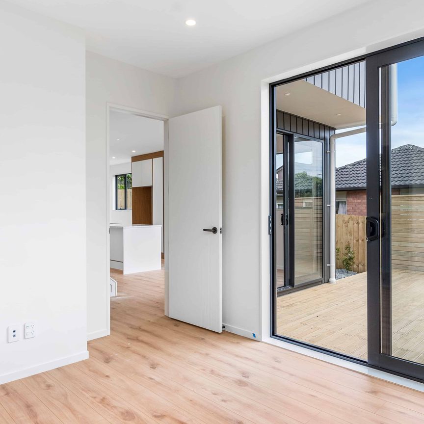 Modern Luxury - Unbeatable Location - Photo 1