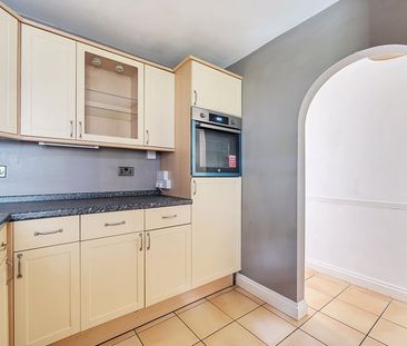 Filmer Grove, Godalming, Surrey, GU7 - Photo 4