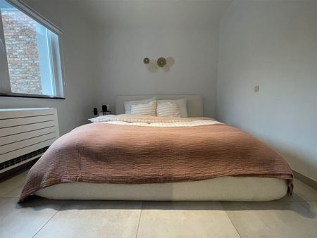 Prachtig gelijkvloers appartement met koertje en garage - Photo 3