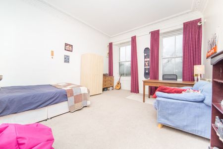 4 Bed Flat, Hope Park Crescent, EH8 - Photo 5