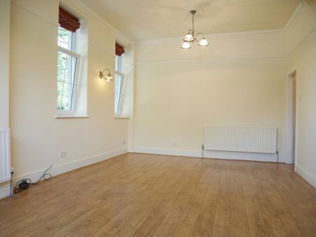 2 bedroom end of terrace house to rent - Photo 3