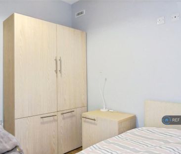 1 bedroom in a house share to rent - Photo 6