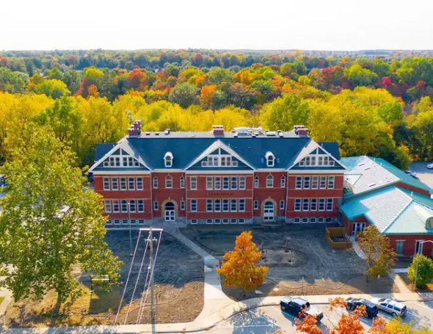 Luxury one bedroom suite at the historic Oxford Estates | 83 Rolph Street, Tillsonburg - Photo 1