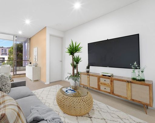 Brilliant Modern Living With Convenience Galore - Photo 1