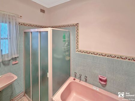 Centrally Located Family Home - Photo 5