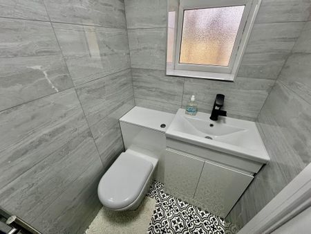 Studio to rent - Photo 5