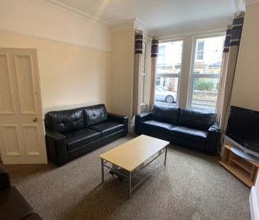 Feversham Crescent, Wigginton Road - P2111 - Photo 1