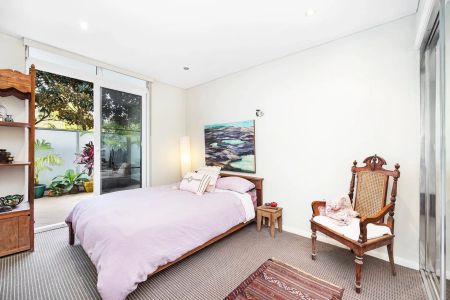 Ground Floor Resort-Style Luxury Living in the Heart of St Ives - Photo 2