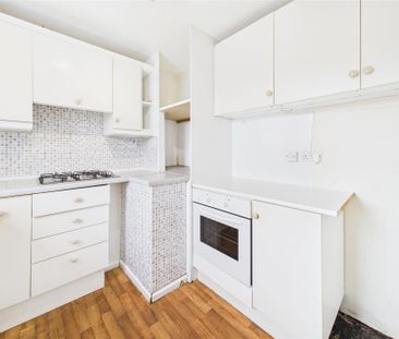 2 bedroom Maisonette to rent - Photo 4