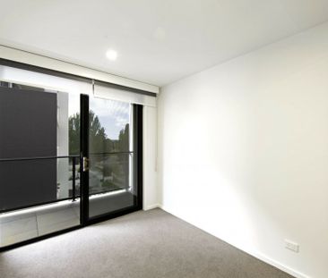 One Bedroom Plus Separate Study! - Photo 4