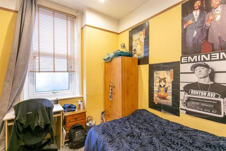 3 bedroom flat to rent - Photo 3
