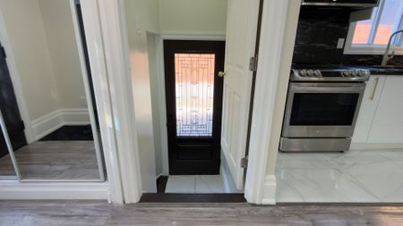 For Lease - 25 Sixteenth Street, Toronto, Ontario - Photo 3