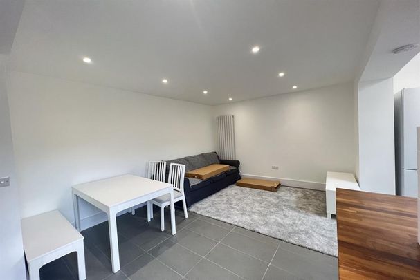 4 bedroom semi-detached house to rent - Photo 1