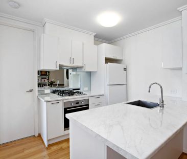 Spacious, Bright and Perfectly Positioned Apartment! - Photo 1