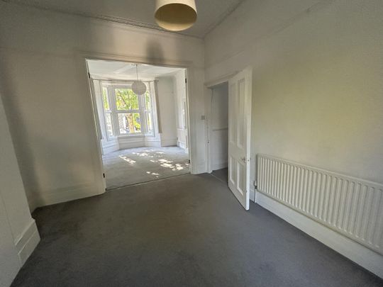 2 bedroom flat to let - Photo 1