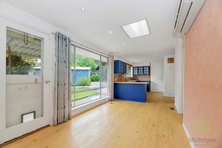 Generous Family Home in Sought After Location! - Photo 4