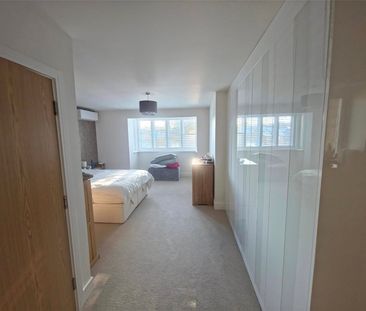 Lulworth Place, Epsom, Surrey, KT19 8GQ - Photo 1