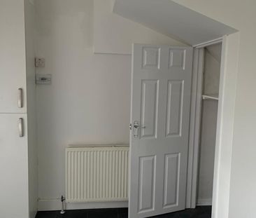 3 Bed Semi-Detached House, Boundary Road, S2 - Photo 2
