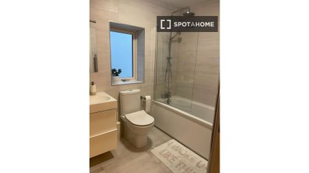 Double room in a two bedroom house for single person for ren - Photo 3