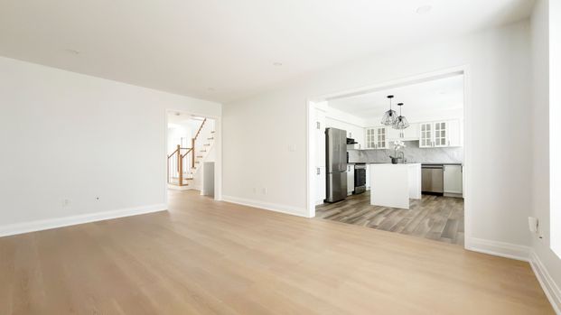 For Lease - 5617 Thorn Lane, Burlington, Ontario - Photo 1