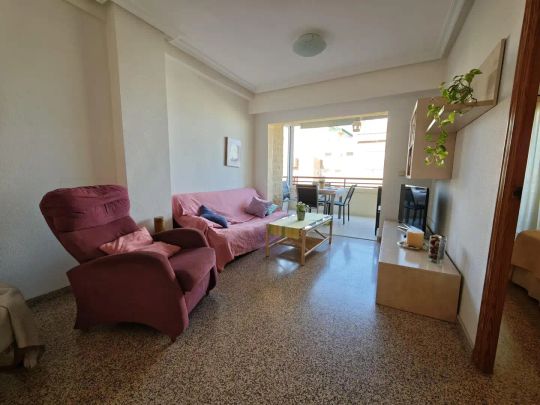 Piso de alquiler en Calle Ciudad de San Sebastián, Los Arenales del Sol - Photo 1