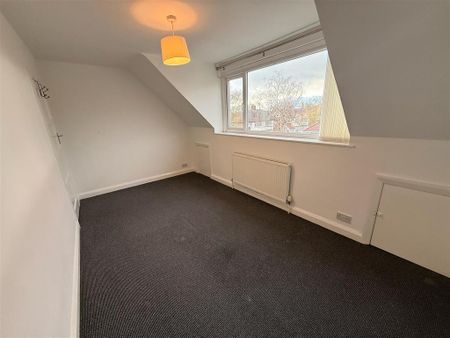3 bedroom flat to rent - Photo 5