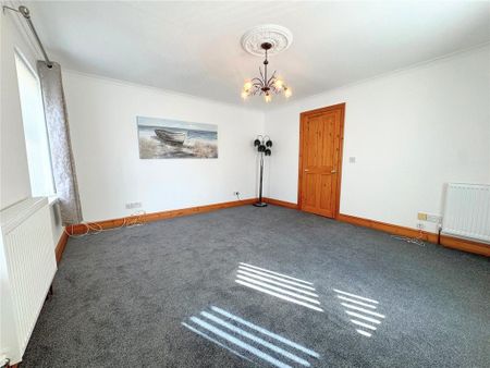 4 bedroom end of terrace house to rent - Photo 2