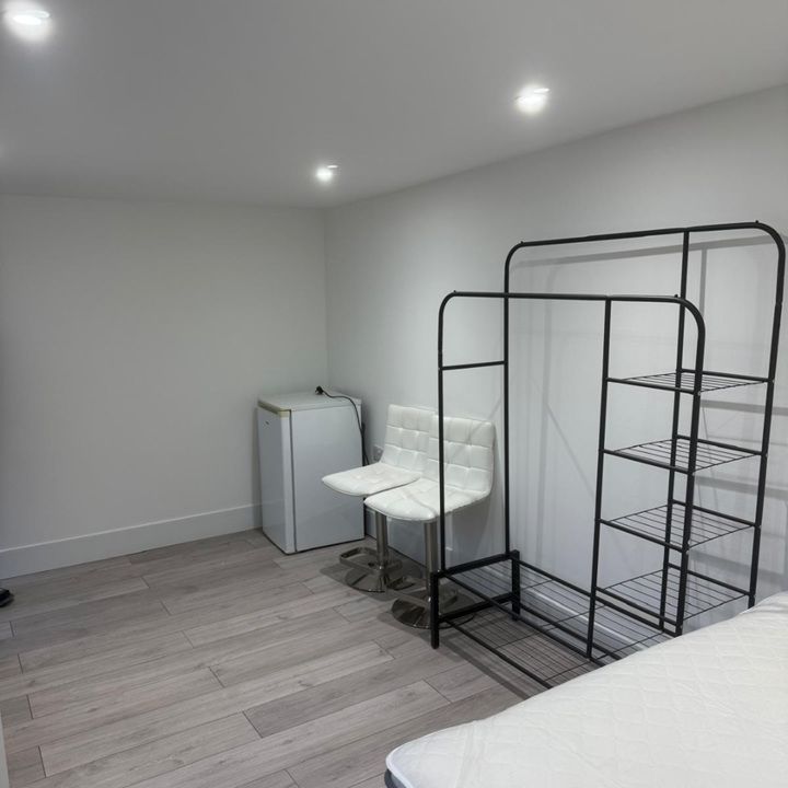 Studio Flat, Park Crescent, HA3 - Photo 1