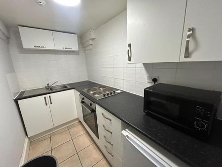 2 Bed Student Accommodation - Photo 2