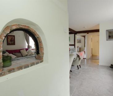 4 bedroom detached house to rent - Photo 3