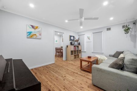 Generous Sized 3 Bedroom Home - Photo 2