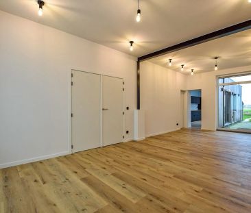 Gerenoveerde rijwoning te huur op 273m² met 3 slaapkamers te Adinke... - Photo 5