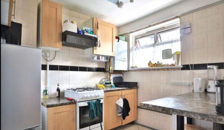Room in a Shared Flat, Rainham House, NW1 - Photo 3