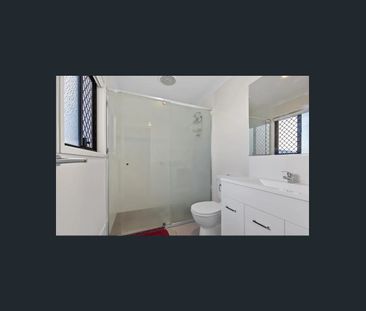 Modern Townhouse Living in the Heart of Ripley – Low Maintenance & ... - Photo 4