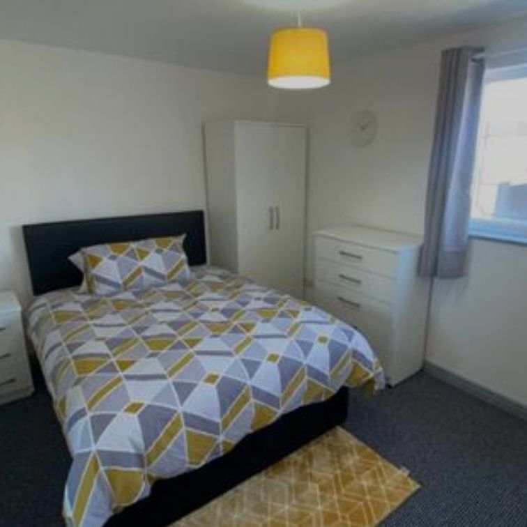 Room in a Shared House, Pretoria Road, B9 - Photo 2