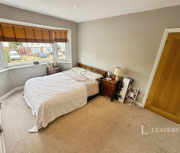 3 bedroom semi-detached house to rent - Photo 5