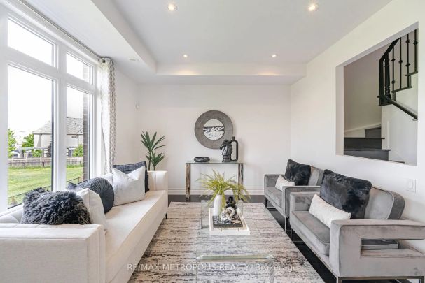 Condo Townhouse For Lease | W9246201 - Photo 1