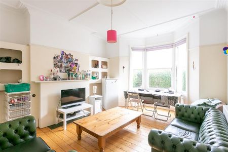 6 bedroom terraced house to rent - Photo 2