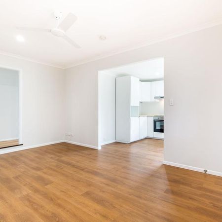 $780 per week / $3,120 Bond - Photo 2