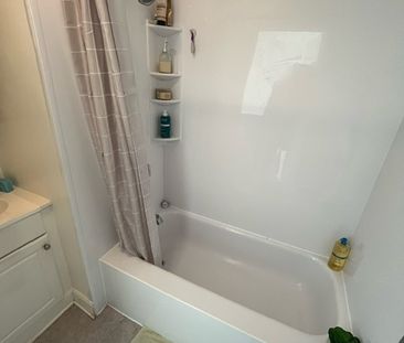 Tres Beau 3 1/2 Semni Meuble - Photo 2