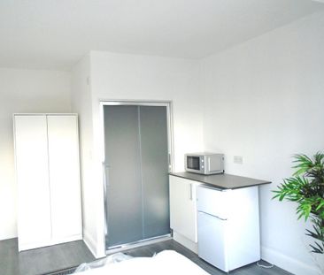 House share to rent - Photo 2