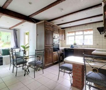 Heath Hill Avenue, BN2 - Photo 1